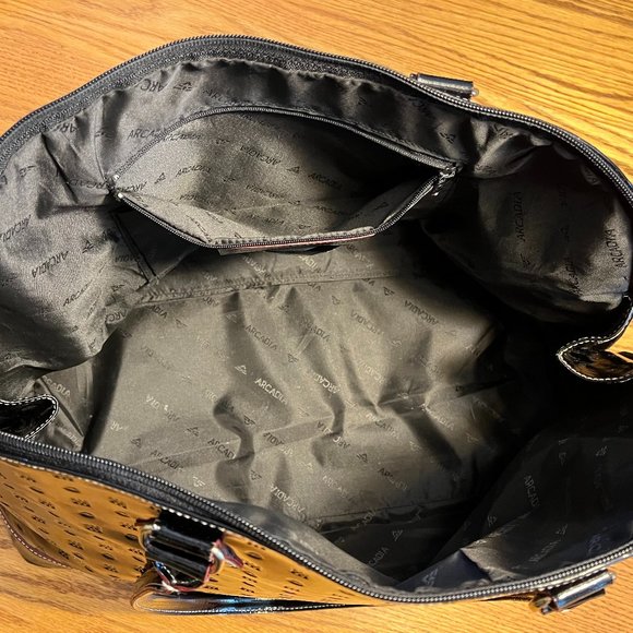 🇮🇹 ARCADIA Large Dome Patent Leather Bag - MADE IN ITALY - Picture 9 of 10